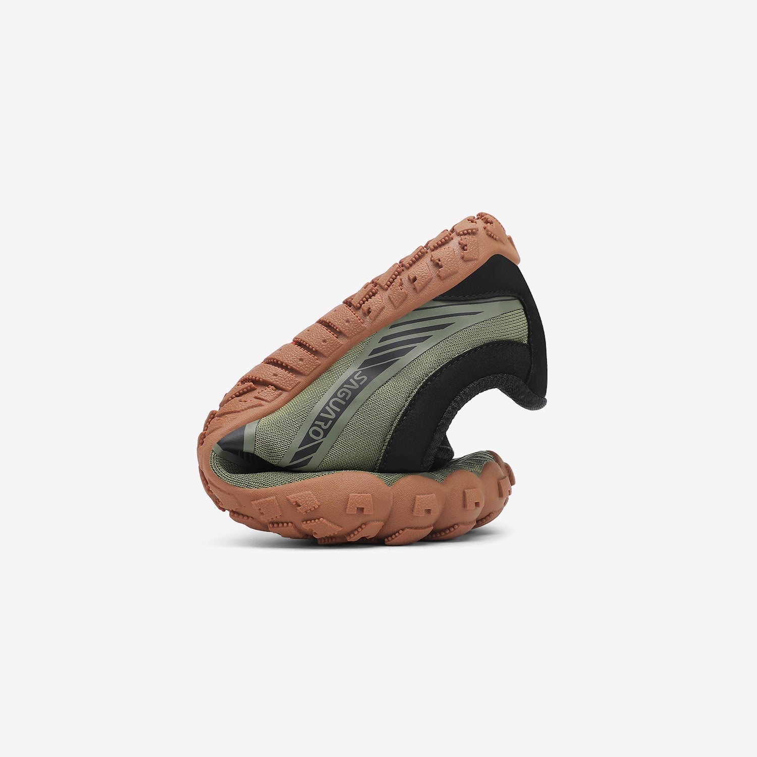 The knit upper and 5.5mm natural-rubber outsole flex easily at the forefoot, part of Saguaro's zero-drop barefoot design.